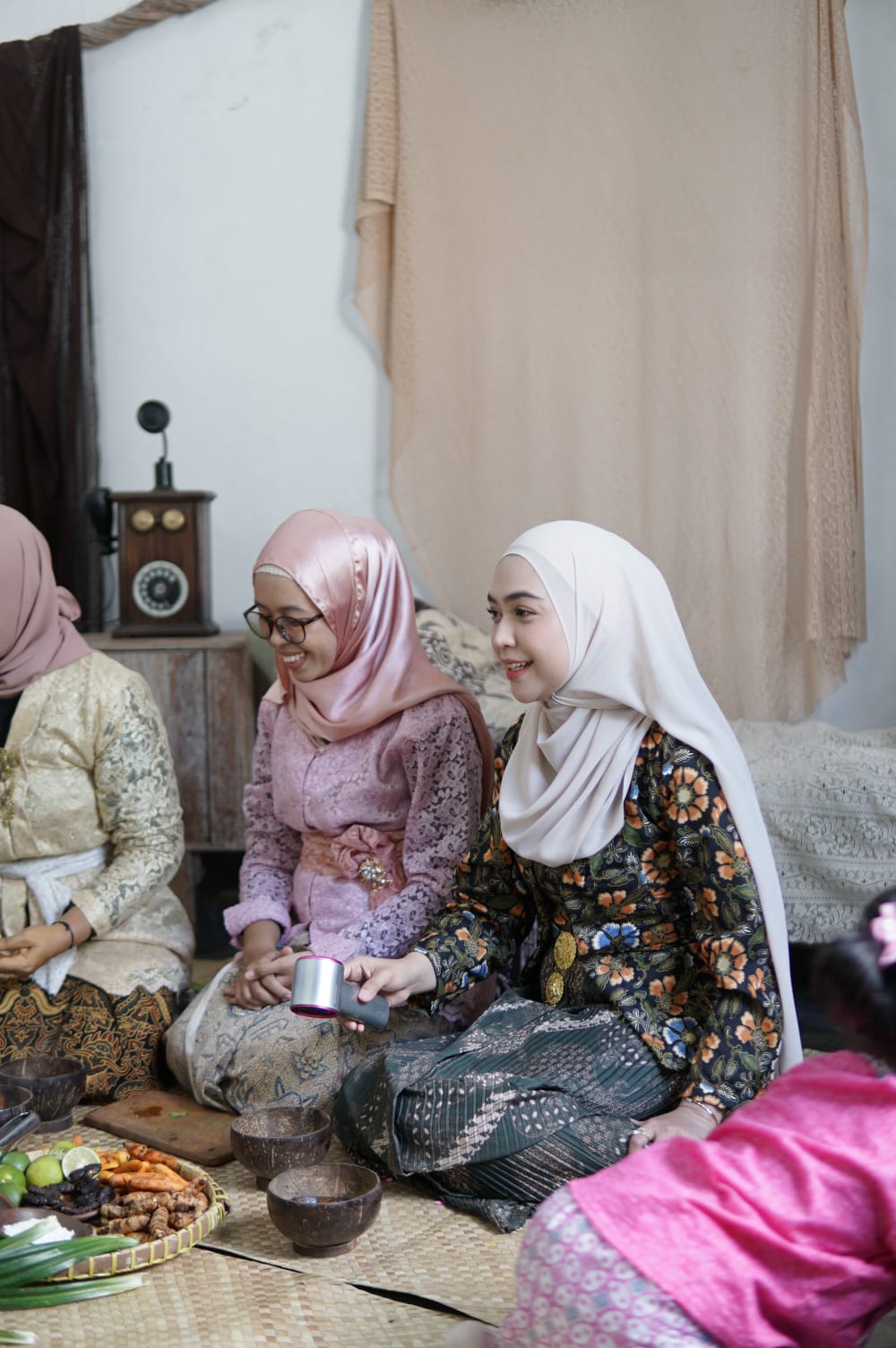 Momen Bahagia Yoga Djaya Bersama Ria Ricis di Remen Jawi
